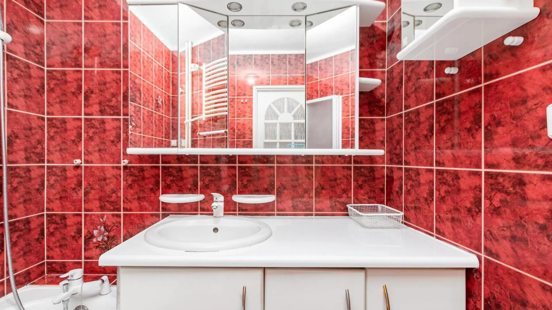 Chmielna 104 -B By Homeprime Warsaw Poland